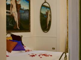 B&B Lido Liberty - "L'abbraccio di Klimt", bed & breakfast a Lido di Ostia