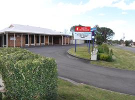 Sleepy Hill Motor Inn, отель в городе Раймонд-Террас, рядом находится RAAF Base Williamtown