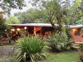 Los Mineros Guesthouse, guest house in Dos Brazos