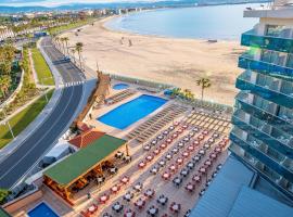 Golden Donaire Beach, hotell i La Pineda