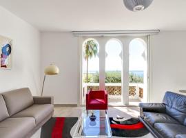 Holiday Home with beautiful Sea View, bolig ved stranden i Golfe-Juan