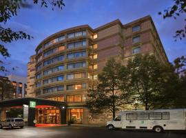 Embassy Suites by Hilton Chicago O'Hare Rosemont, מלון ליד נמל התעופה הבינלאומי שיקגו או'הארה - ORD, רוזמונט