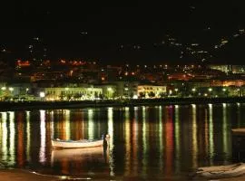 Formidabile esclusiva dimora nel cuore del centro storico a 10m dal Duomo e dal mare