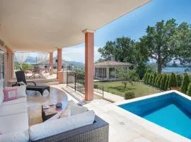 Villa Dita - with the pool close to Split