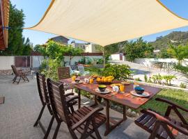 Green Oasis House in Filerimos, country house in Ialysos