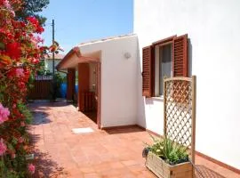 Lucia Holiday House Porto Pino