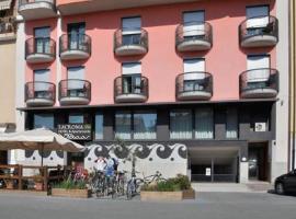 Lacroma Bio Hotel & Apartments