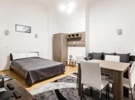 W2 Synagogue Apartment