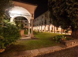 Il Chiostro, Hotel in Verbania