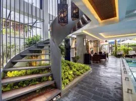 Solitaire Damnak Villa Hotel