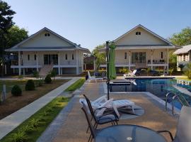 Poolside Bungalows, camping resort en Khao Lak