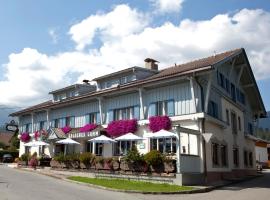 Hotel Goldenes Lamm, готель у місті Вайсенбах-ам-Лех