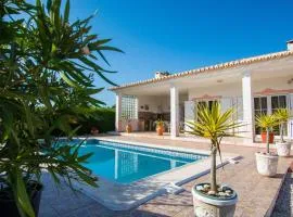 Casa Naboo - Sunny Holiday Home with Pool