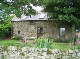 Charming cottage with loch and hill views nr Edinburgh