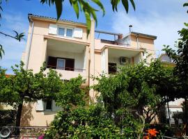 Apartments & Rooms Samohod, hotell i Vodice