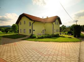 Apartment & Rooms Arija, готель у місті Drežnik Grad