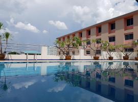 K.S.Pavilion Hotel: Nakhon Ratchasima şehrinde bir otel