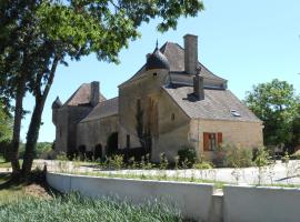 Chez Florine et Valentin, hotel with parking in Gigny