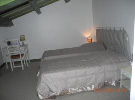 mondonlehaut, Hotel in Saint-Fortunat-sur-Eyrieux