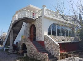 Apartmani Ruža, hôtel à Košljun