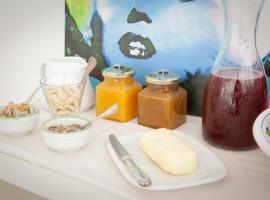 B&B d'amare, beach hotel in Villanova di Ostuni