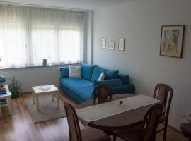 Meridian Apartment , 300m to Bus Terminal, Fast Wifi & Airport Transf