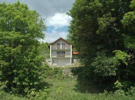 M & J, cottage in Krasno Polje
