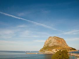 Filoxenia Hotel, hotel di Monemvasia