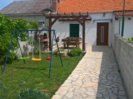 Holiday Home Arbanase, hotel in Zadar