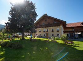 Kinderparadies Bachbauer: Mondsee şehrinde bir çiftlik evi