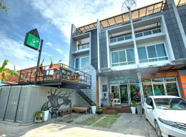 White Monkey Guesthouse, hôtel à Phetchaburi