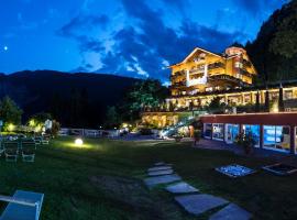 Alp Wellness Sport Hotel Panorama: Fai della Paganella'da bir otel