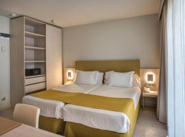 Hotel Mediterraneo โรงแรมใกล้ สวนน้ำอควาบราวา ในโรเซส