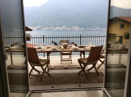 Colonno Panoramica Lago Di Como, hotel s parkiriščem v mestu Colonno