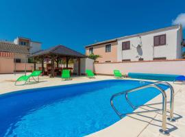 Apartments Kralj, hotel v destinaci Nin