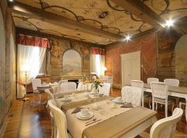 Antica Dimora: Ostiglia'da bir otoparklı otel