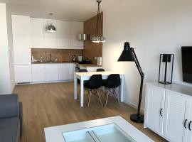 Apartament Przy Plaży Marina, camera con cucina a Ełk