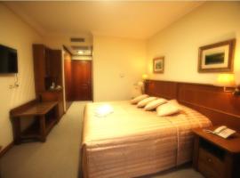 Afkos Grammos Boutique Hotel Resort, hotel con tinas de hidromasaje en Nestorio