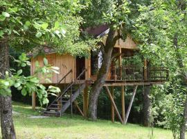 Treehouse Resnice -Mrežnica, lodge en Barilović