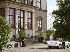 Görvälns Slott、イェルフェッラのホテル