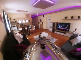 Sarok Apartmanház, hotel u Makou