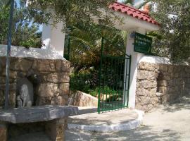 PATMOS Mathios Studios- apartments, hostal o pensión en Patmos