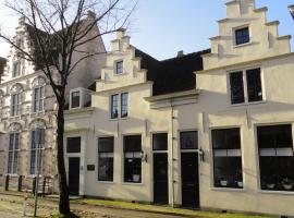 Achterom 7, hotel near Toymuseum De Kijkdoos, Hoorn