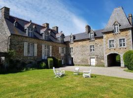 Domaine du Manoir de Vains โรงแรมที่มีที่จอดรถในVains