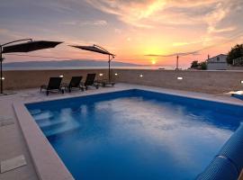 Villa Karamba、セニのホテル