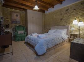 Villa Kamelia-Renovated old house-South Crete, hotel with parking in Galiá
