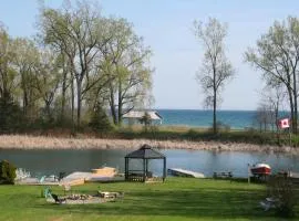 Hadovka Lakeside Inn、ウェリントンのビーチ周辺のバケーションレンタル