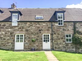 Dunnottar Woods House, holiday home in Stonehaven