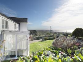 Happy Landing, holiday home in Harlech