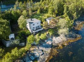 Private House & Bungalow by the sea, hotel in Trondheim